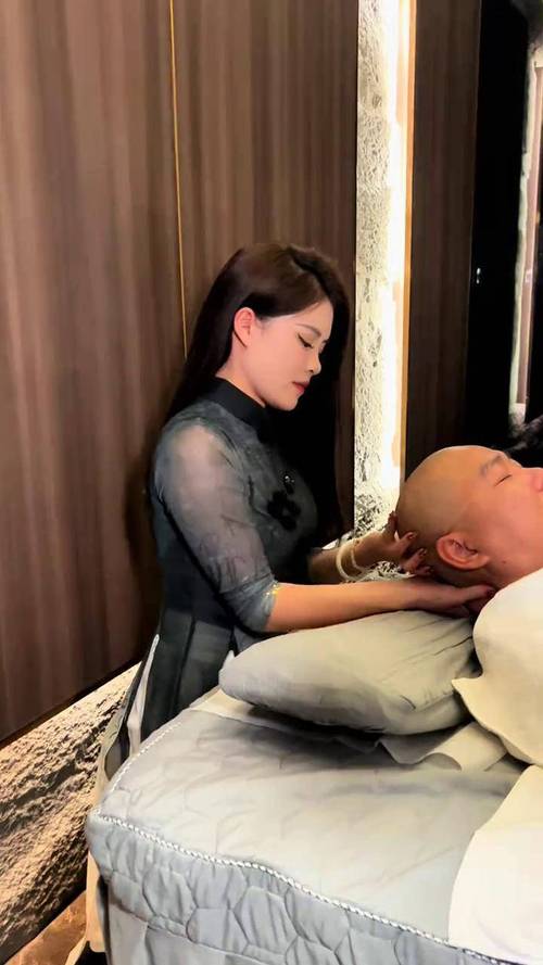 俄罗斯肥妇毛片的相关介绍