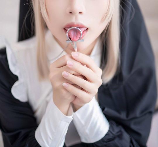 一边摸上的相关介绍