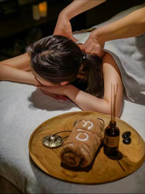 美少妇的羞辱av电影一区二区的相关介绍