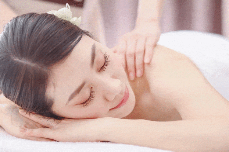 日本少妇精油按摩｜4人专属舒缓体验｜深层放松・天然植物精华・居家SPA