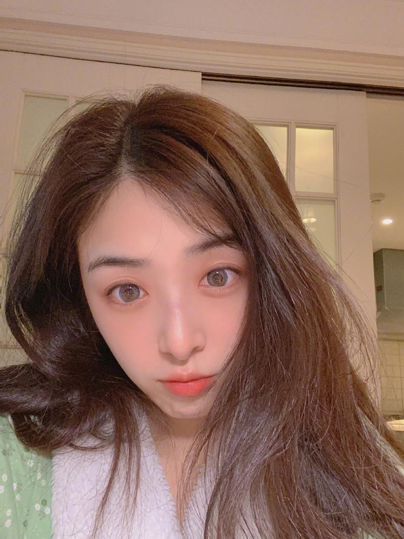 超碰爱爱人妻的相关介绍