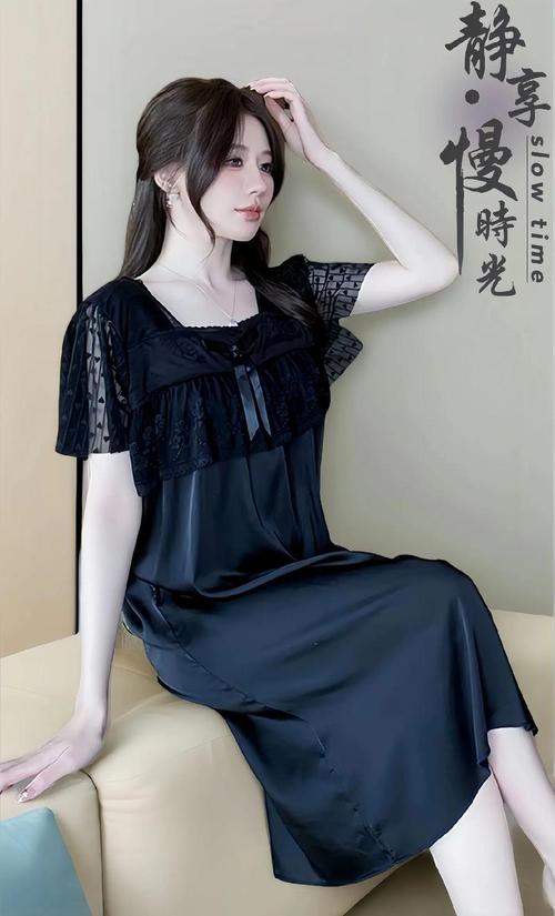 狂操美女老师的相关介绍