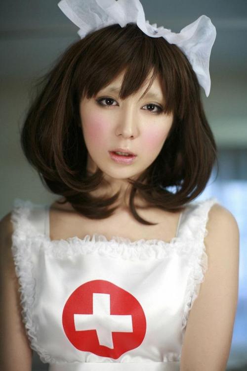 操美女老师逼的相关介绍
