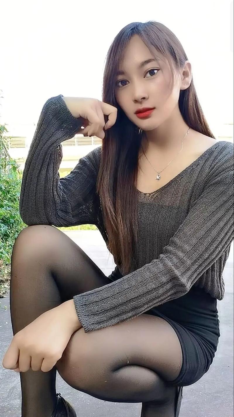 人妻自拍啪啪的相关介绍