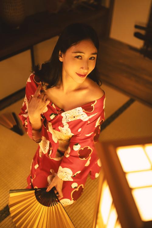 最新熟女人妻在线的相关介绍