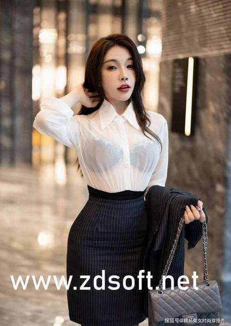 亚洲黑丝av在线的相关介绍