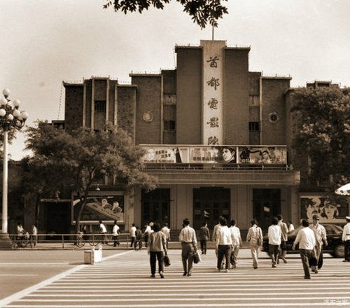 av少妇勾引免费的相关介绍